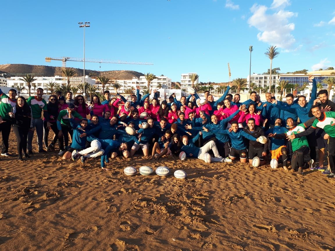 Équipe Decathlon réunie lors d'un programme de team building sportif à Agadir